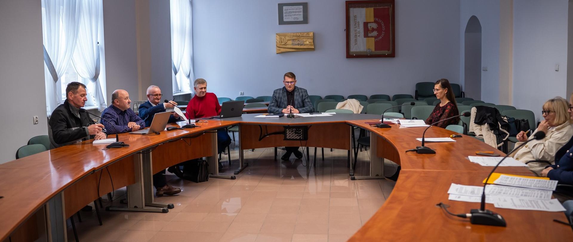 Powiatowa Rada Rynku Pracy: Współpraca na Rzecz Zatrudnienia