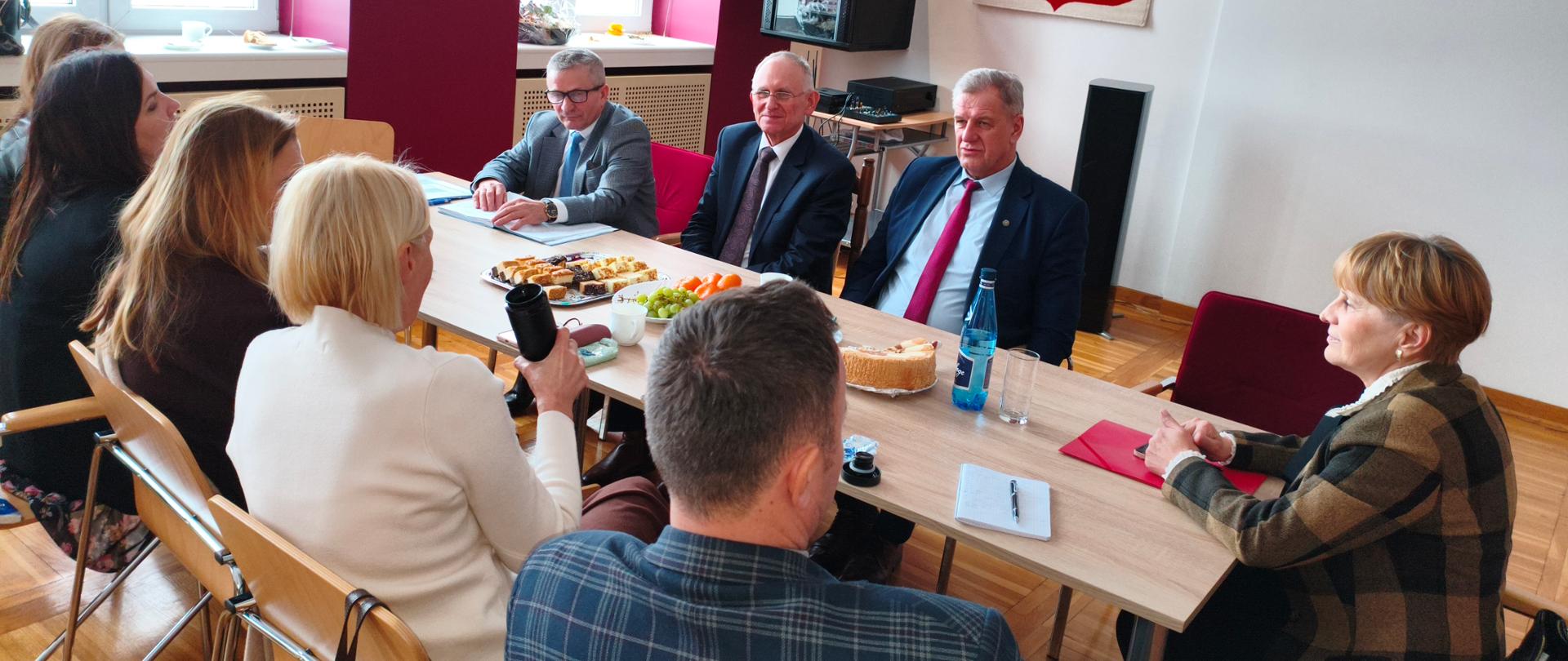 Narada starosty z dyrektorami szkół