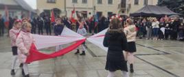 Taniec flag w wykonaniu uczennic cz.2