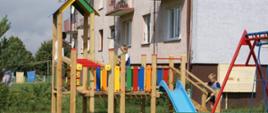 Plac zabaw w i sportowa szatnia po metamorfozie