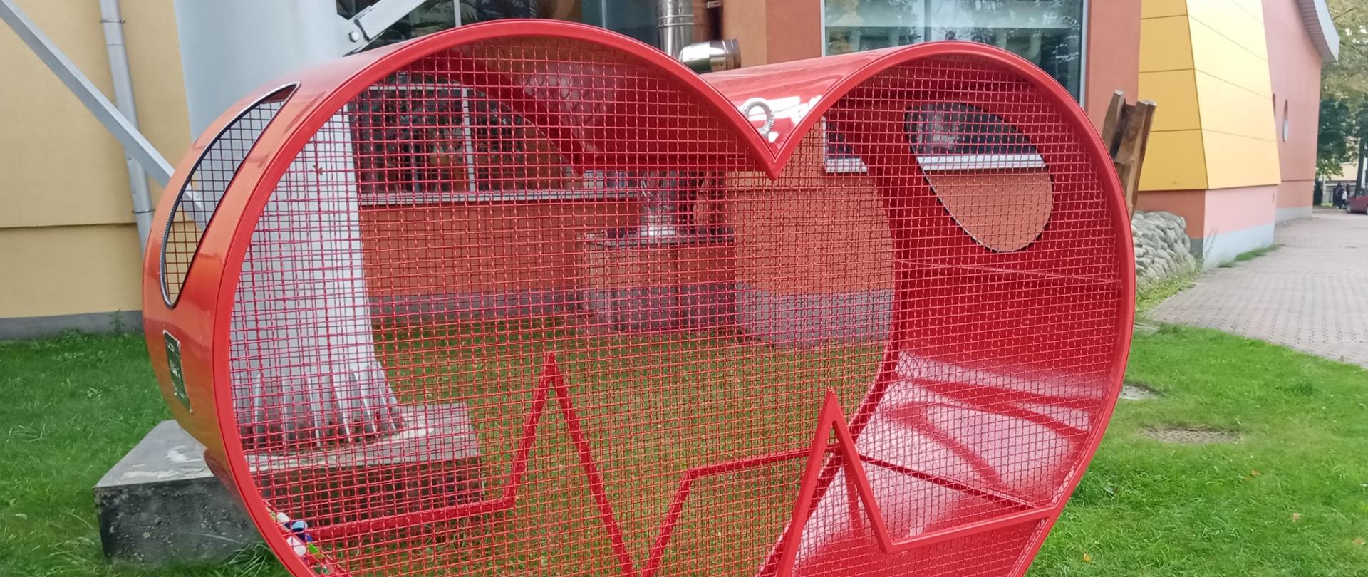 Serce na nakrętki - dar od Firmy PRONAR