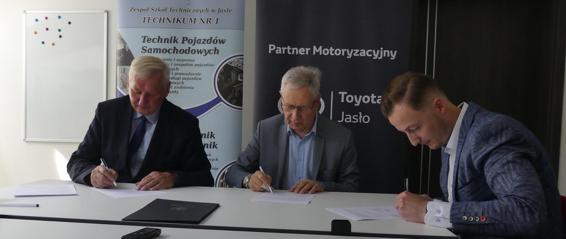 podpisanie umowy współpracy