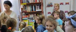 Wizyta uczniów w Gminnej Bibliotece Publicznej w Miedzianej Górze w ramach akcji: "Zostań molem książkowym"