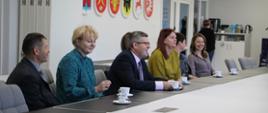 Wręczanie nagród w sali konf. starostwa