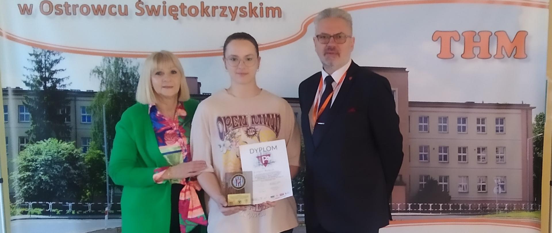 Przewodnicząca Technikum nr 3 im. Hutników Ostrowieckich w Pałacu Prezydenckim
