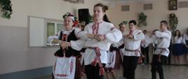 Pokaz taneczny zespołu licealnego zespołu