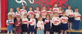 Przedszkolaki podczas obchodów rocznicy uchwalenia Konstytucji 3 Maja