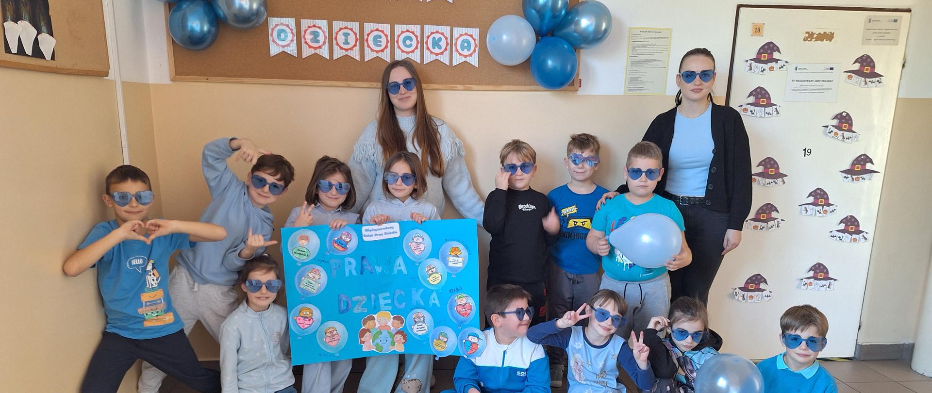 Wiemy jak ważne są prawa każdego z nas –zdjęcie pamiątkowe klasy 1a.