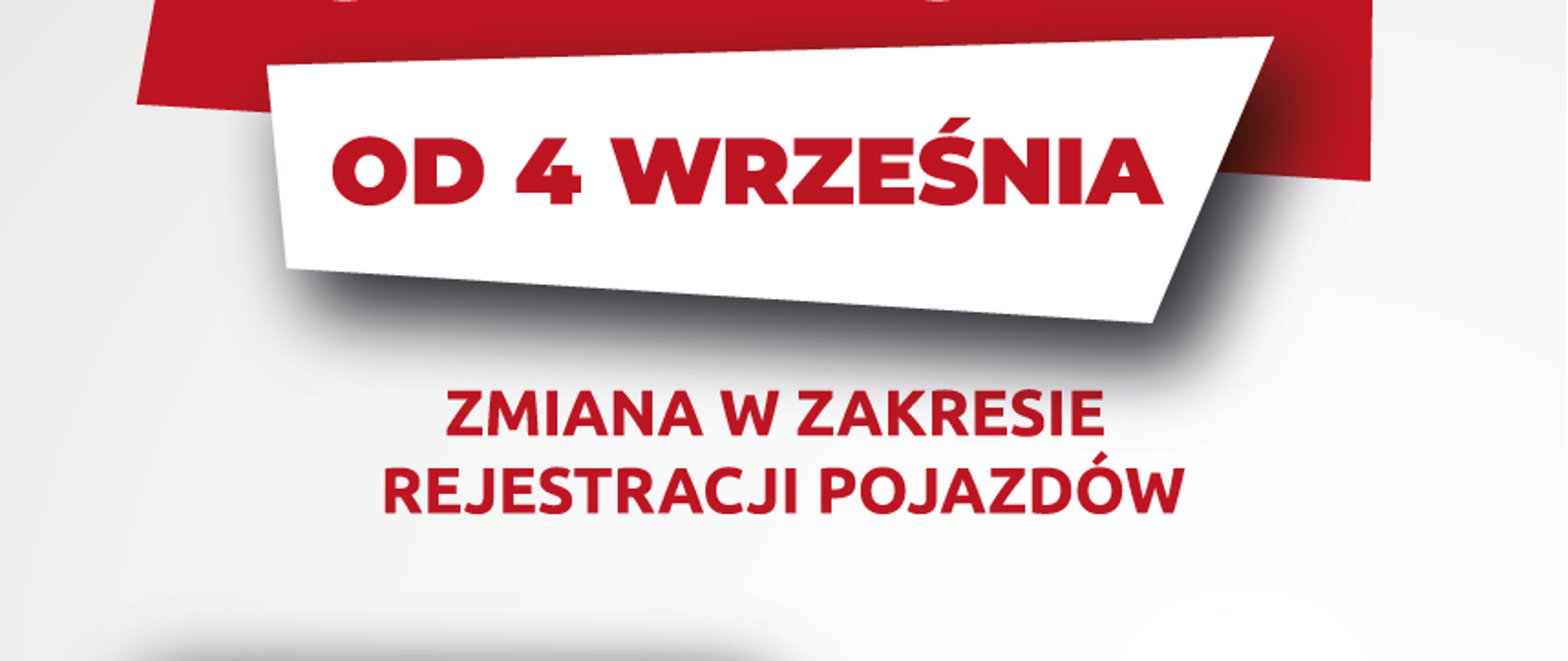 Naklejka rejestracyjna na pojazd, karta pojazdu i informacja, że od 4 września są zmiany w zakresie rejestracji pojazdów w Polsce 
