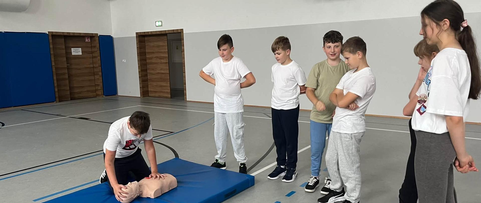 Światowy Dzień Pierwszej Pomocy- Szkoła Podstawowa im. Jana Pawła II w Żarnowie