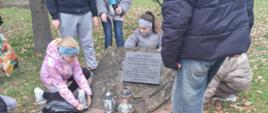 Sprzątanie cmentarza