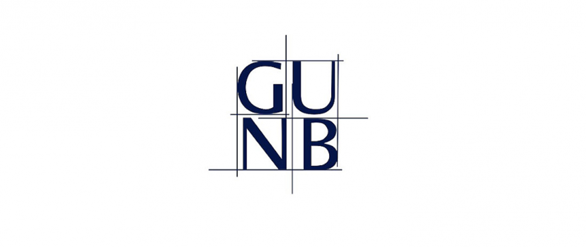 Logo Głównego Urzędu Nadzoru Budowlanego. Litery GUNB w dwóch rzędach (GU i NB) w kolorze niebiskim na białym tle. Pomiędzy nimi pionowe i poziome linie