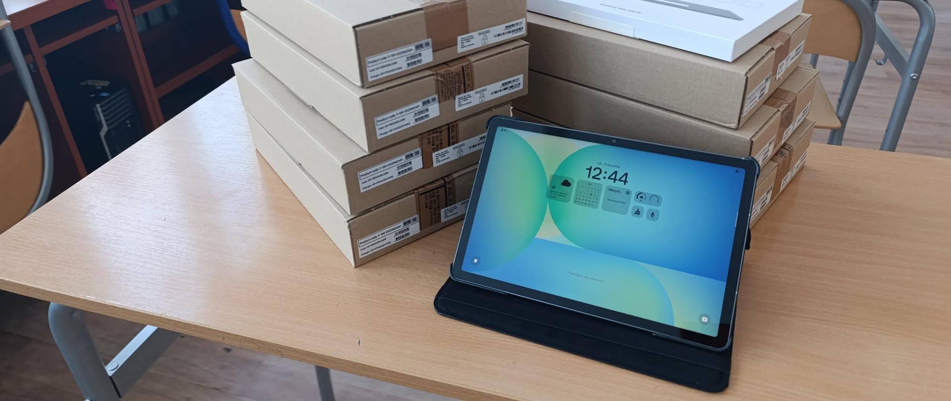Tablety otrzymane w ramach projektu finansowanego ze środków Krajowego Planu Odbudowy i Zwiększania Odporności