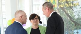 Rozmawiają Starosta Hajnowski Andrzej Skiepko, Wicestarosta Justyna Jarmocik i Wicewojewoda Michał Gąsowski