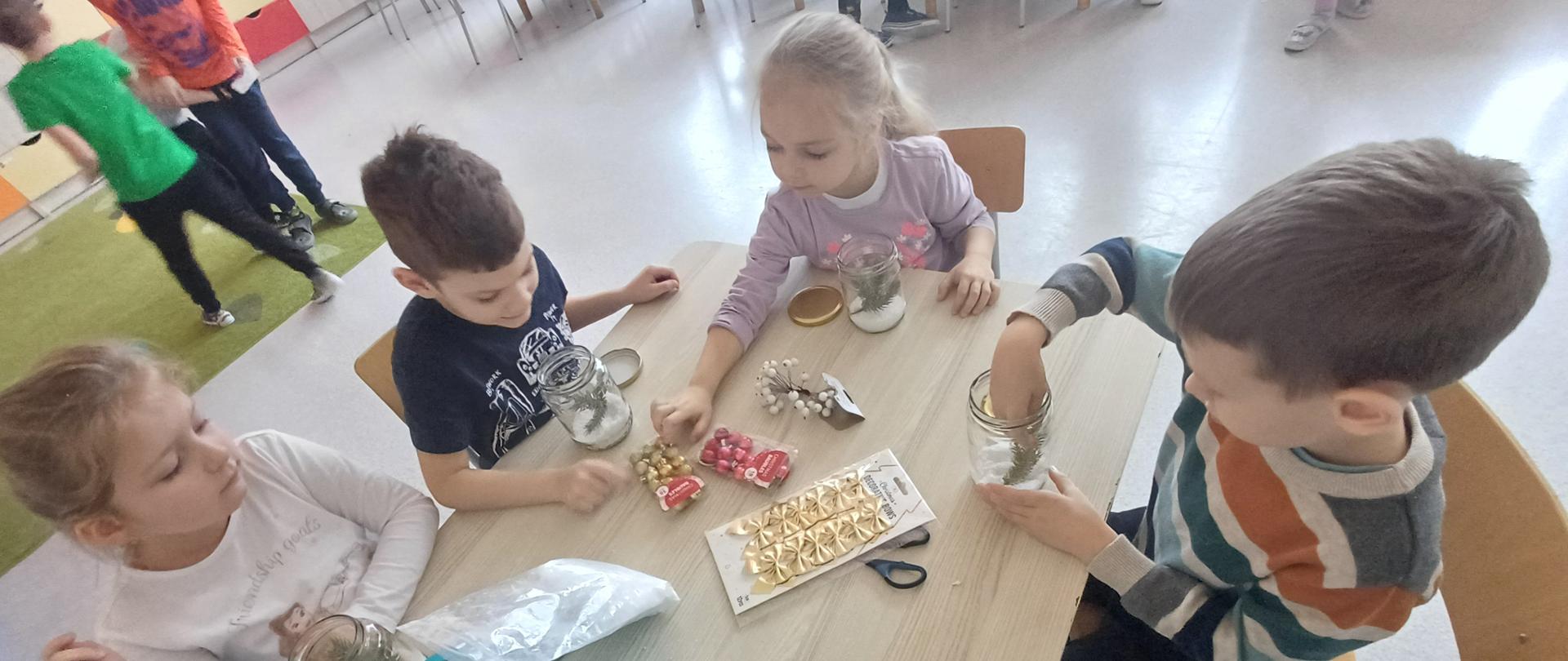 Warsztaty bożonarodzeniowe w zerówce