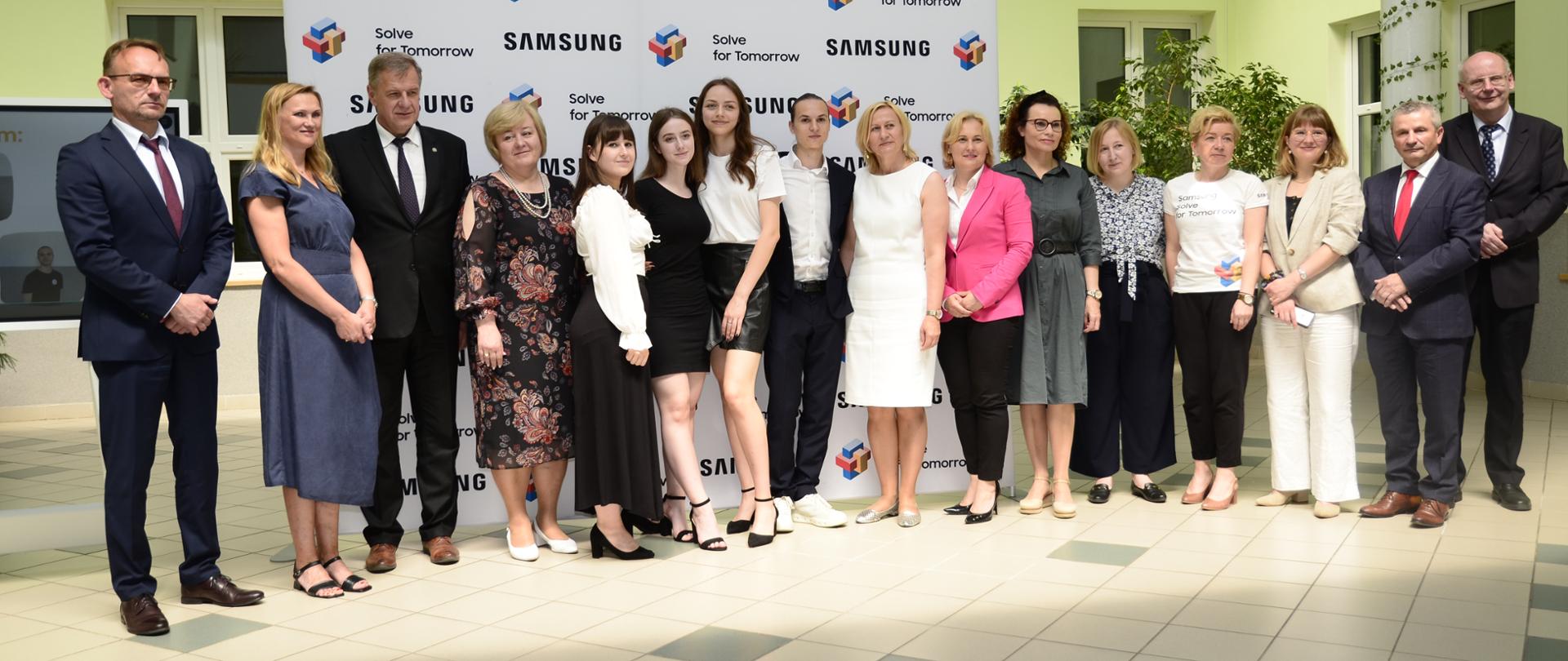 Uczestnicy „Przystanku Solve for Tomorrow” w Bielsku Podlaskim