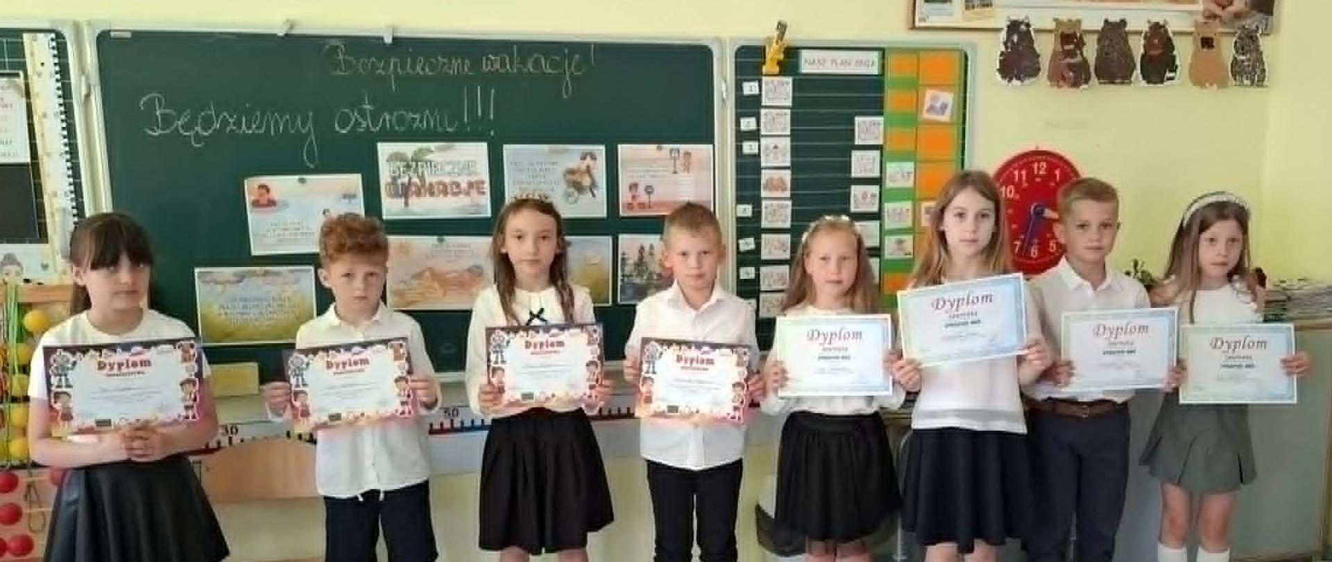 Laureaci i nagrodzeni uczniowie w Ogólnopolskim Konkursie Synapsik MEN..