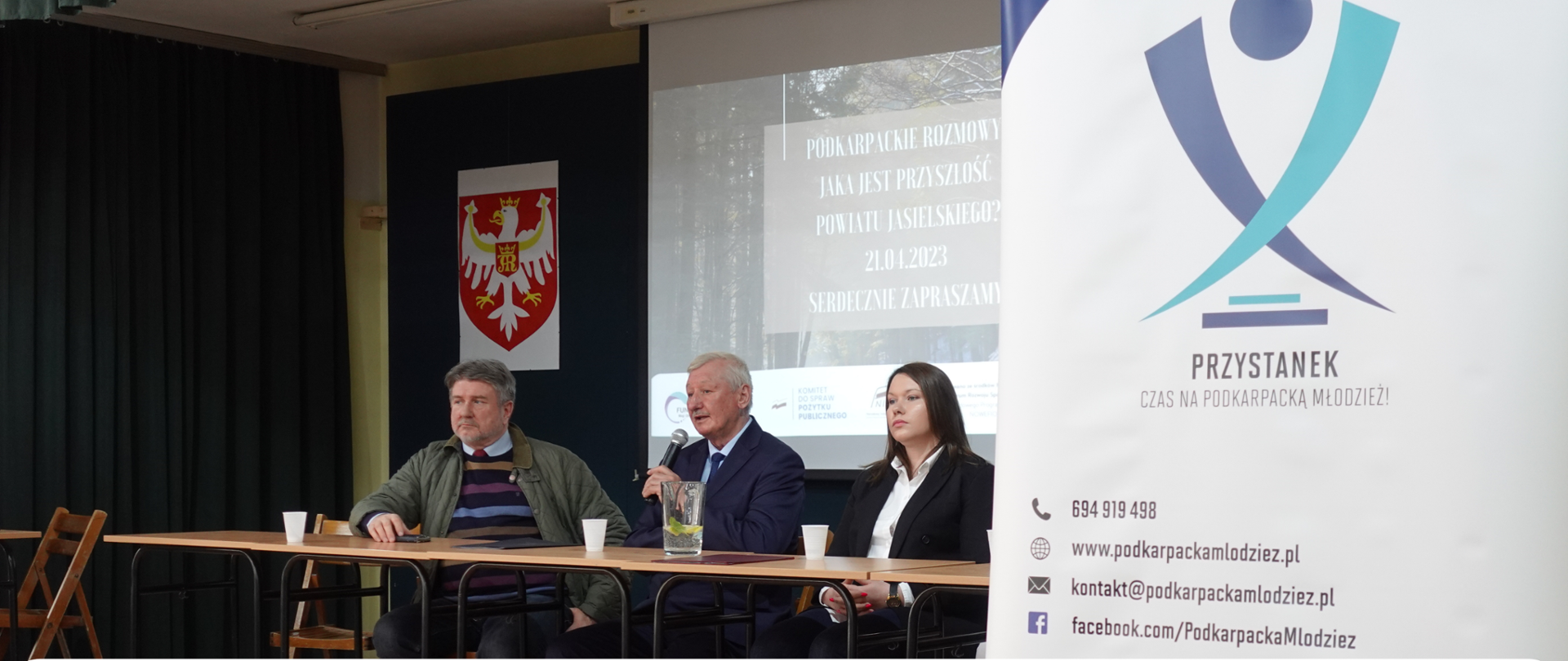 "Wspólnie o Przyszłości: Raport z Podkarpackich Rozmów"
