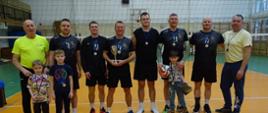 Drużyna Alto I, która zajęła I miejsce, pozuje do zdjęcia