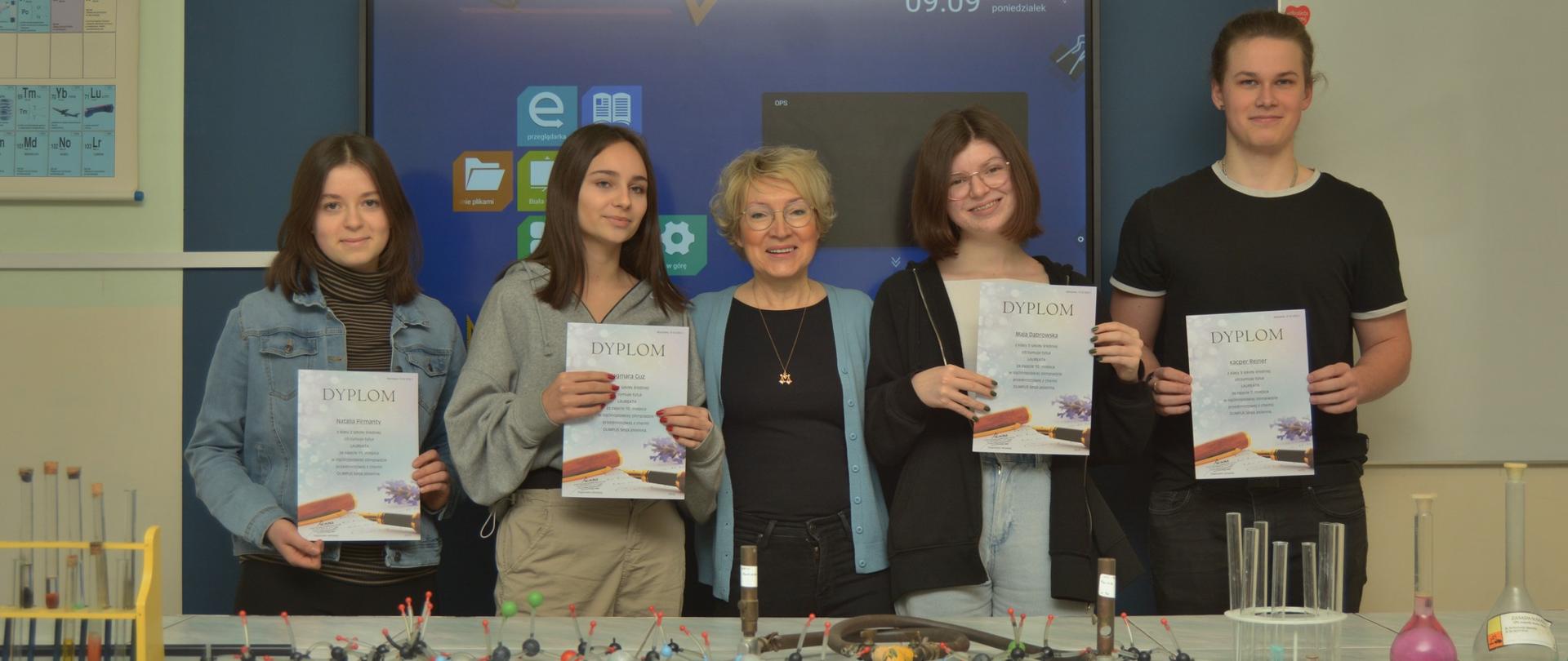 Chemiczne laury dla uczniów z "Chreptowicza"