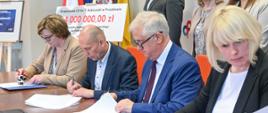 Podpisanie umowy przez władzę Powiatu Pruszkowskiego dotyczącą przebudowy Liceum Ogólnokształcącego im. Tadeusza Kościuszki w Pruszkowie