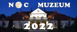 plakat zrobiony w ciemnoniebieskim kolorze zaprasza na wydarzenie pod nazwą Noc Muzeum. zdjęcia przedstawiają eksponaty które znajdują się w muzeum