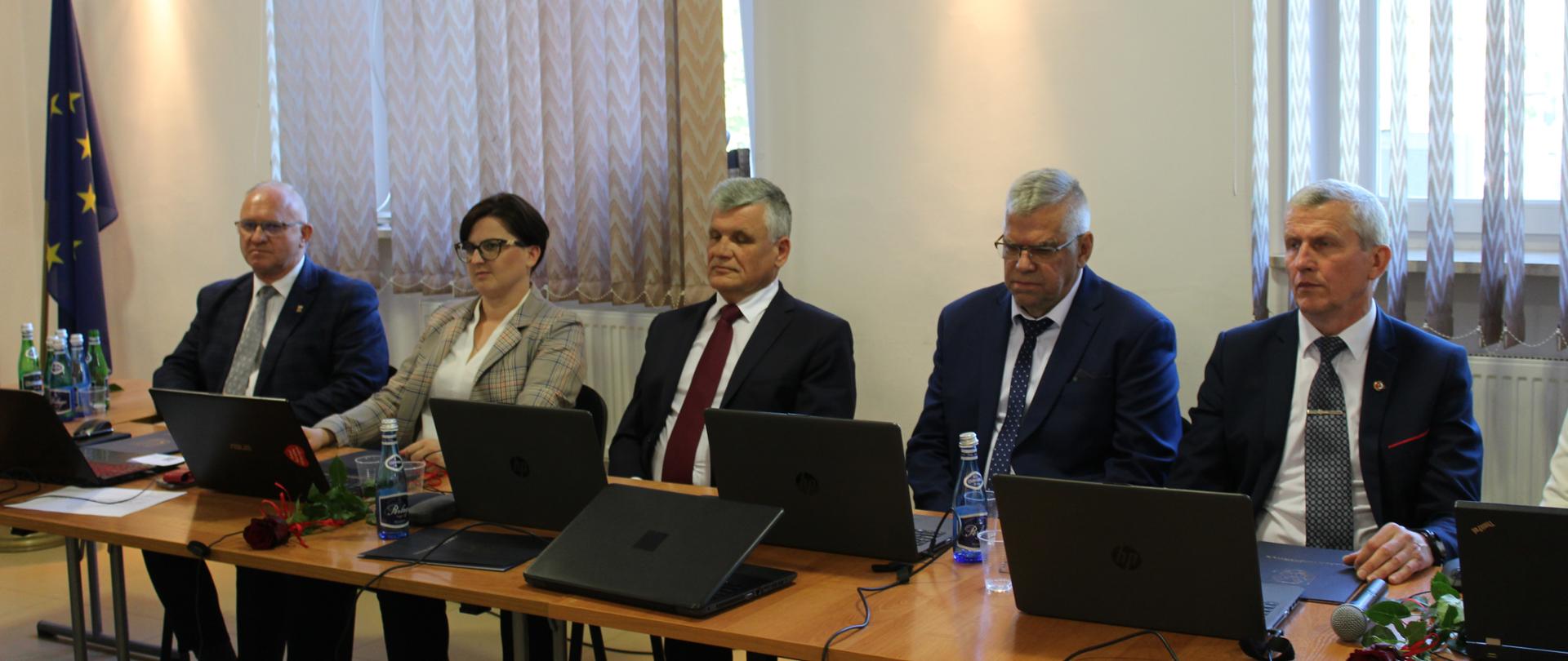 Skład nowego Zarządu Powiatu: Starosta Hajnowski Andrzej Skiepko, Wicestarosta Justyna Jarmocik oraz członkowie - Eugeniusz Saczko, Krzysztof Petruk, Mirosław Łukianiuk