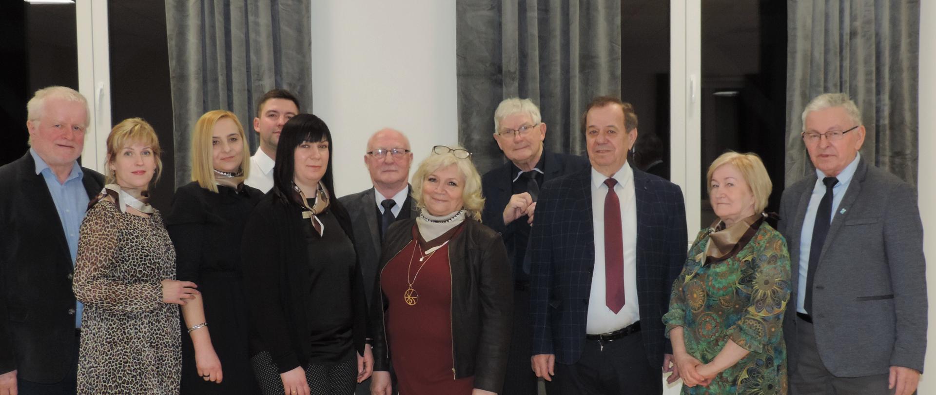 Na zdjęciu widać Sołtysów, Burmistrza Miasta i Gminy Brunona Wolskiego i Przewodniczącego Rady Miasta i Gminy Stefana Kowala