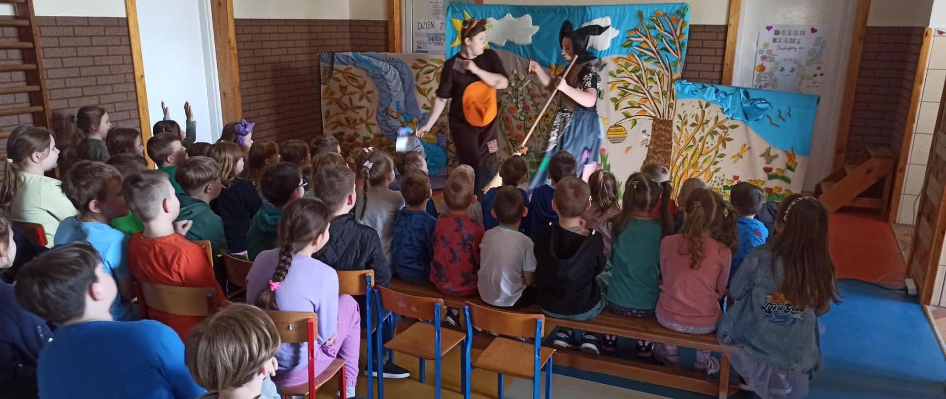  Spektakle teatralny pt. "SZEWCZYK DRATEWKA"